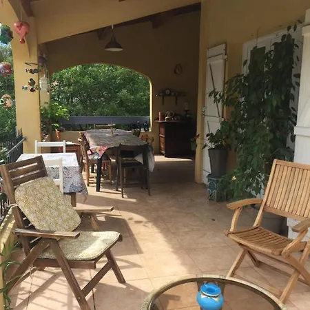 La Rouviero Bed & Breakfast Regusse